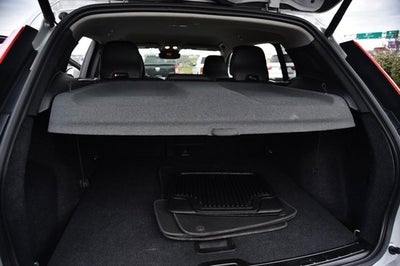 2023 Volvo XC40 Core