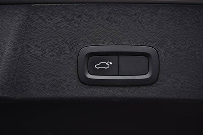 2023 Volvo XC40 Core