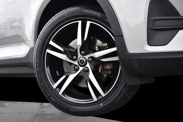 2023 Volvo XC40 Core