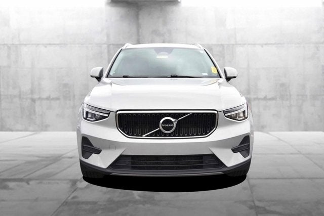 2023 Volvo XC40 Core