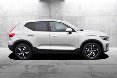 2023 Volvo XC40 Core