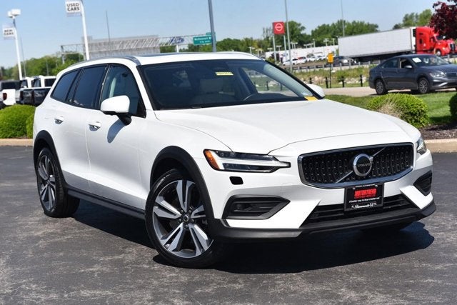2025 Volvo V60 Cross Country Plus