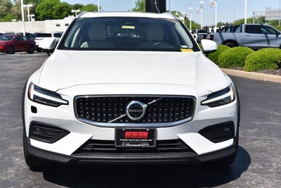 2025 Volvo V60 Cross Country Plus