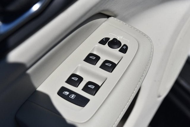 2025 Volvo V60 Cross Country Plus
