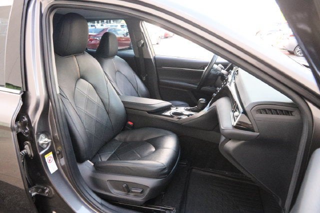 2019 Toyota Camry Hybrid XLE