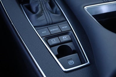 2020 Toyota Avalon Hybrid XSE