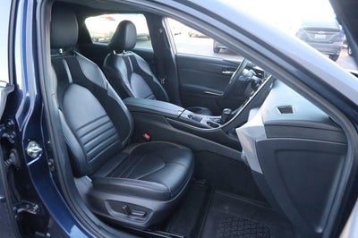 2020 Toyota Avalon Hybrid XSE