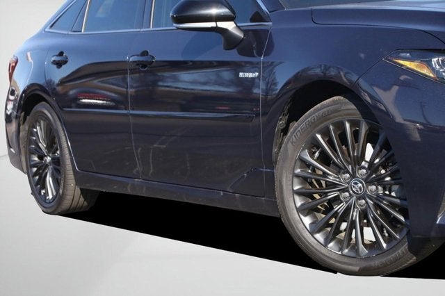 2020 Toyota Avalon Hybrid XSE