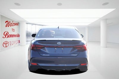 2020 Toyota Avalon Hybrid XSE