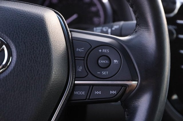 2020 Toyota Camry Hybrid XLE