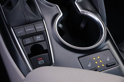 2020 Toyota Camry Hybrid XLE