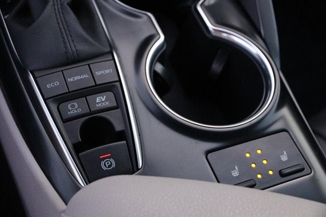 2020 Toyota Camry Hybrid XLE