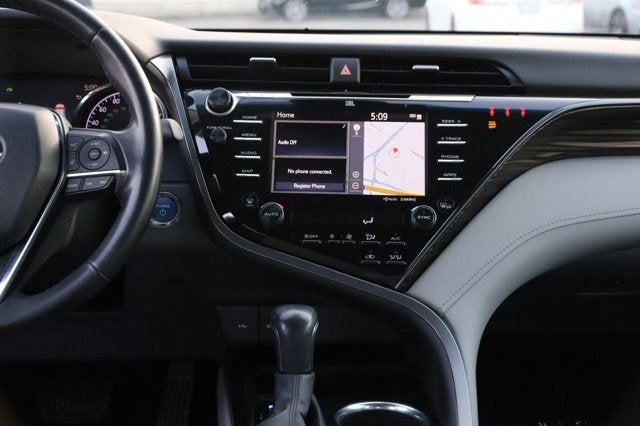 2020 Toyota Camry Hybrid XLE