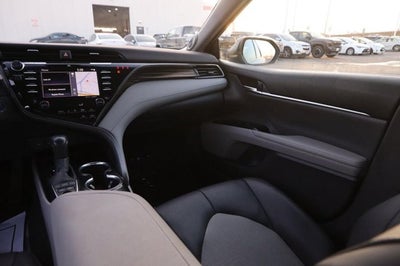 2020 Toyota Camry Hybrid XLE