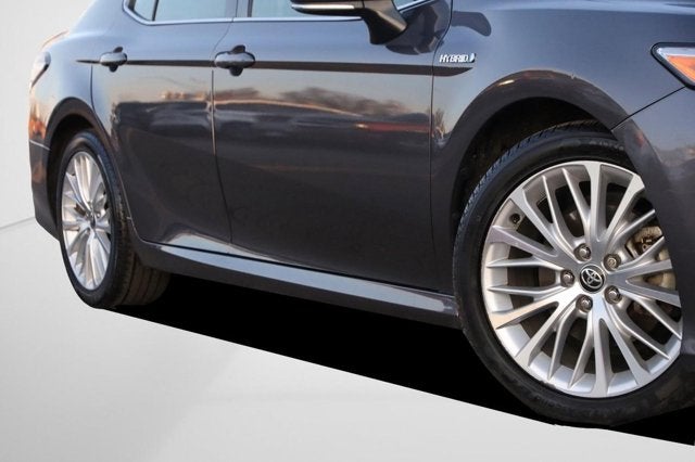 2020 Toyota Camry Hybrid XLE