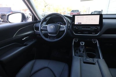 2025 Toyota Grand Highlander XLE