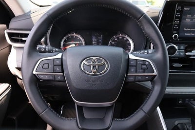 2022 Toyota Highlander LE