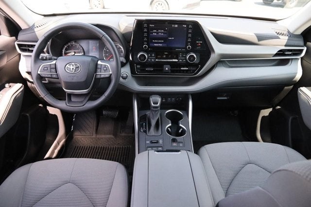 2022 Toyota Highlander LE