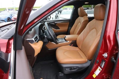 2021 Toyota Highlander Hybrid Platinum