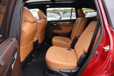 2021 Toyota Highlander Hybrid Platinum