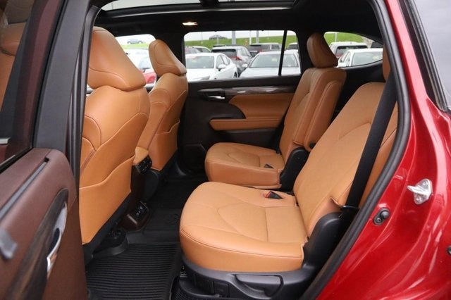 2021 Toyota Highlander Hybrid Platinum