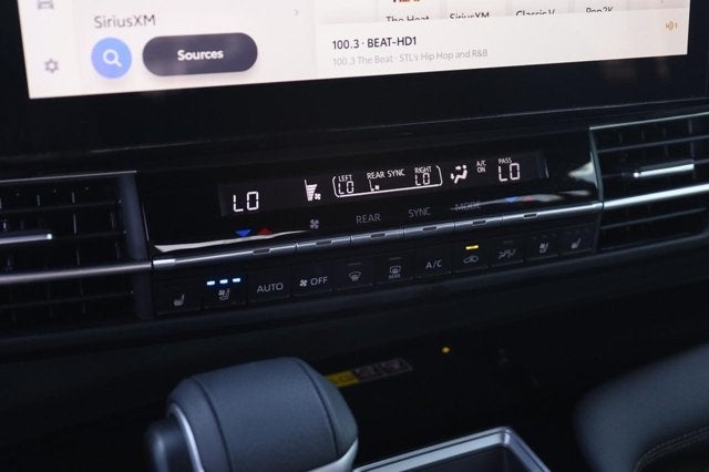 2025 Toyota Sienna Platinum