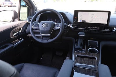 2025 Toyota Sienna Platinum