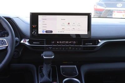 2025 Toyota Sienna Platinum