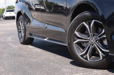 2025 Toyota Sienna Platinum