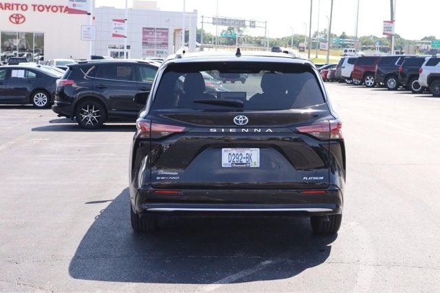 2025 Toyota Sienna Platinum