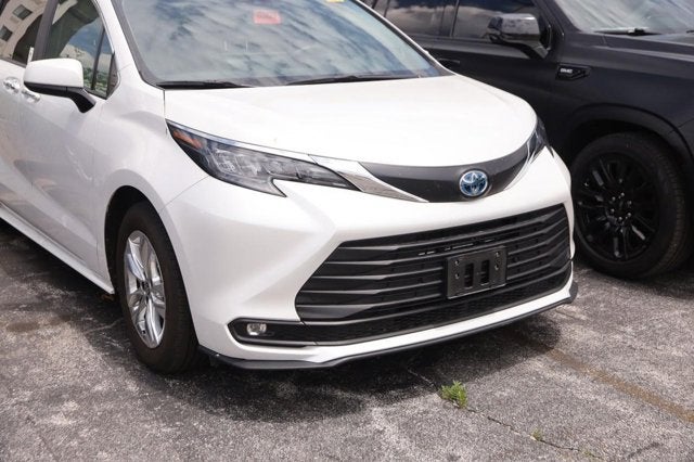 2025 Toyota Sienna XLE