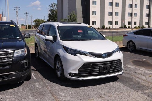 2025 Toyota Sienna XLE