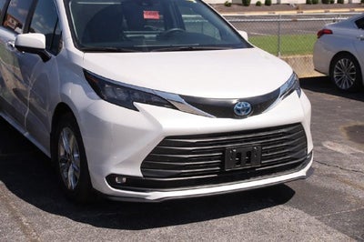 2025 Toyota Sienna XLE