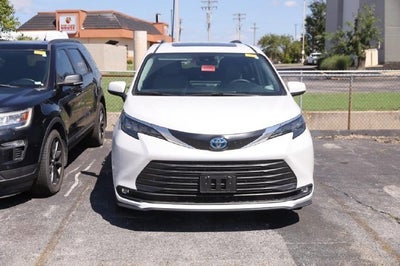 2025 Toyota Sienna XLE