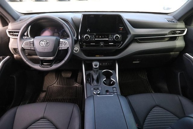 2025 Toyota Highlander XSE