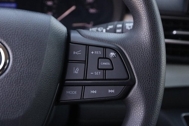2025 Toyota Sienna LE