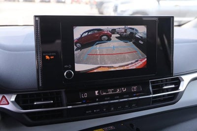 2025 Toyota Sienna LE