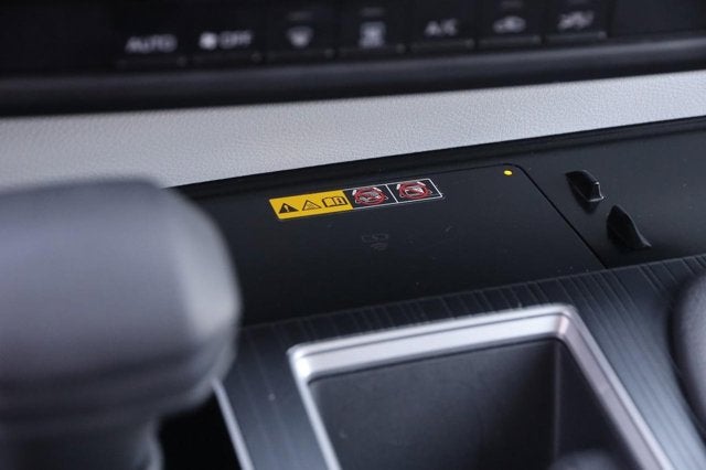 2025 Toyota Sienna LE