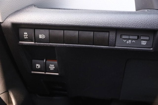 2025 Toyota Sienna LE