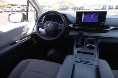 2025 Toyota Sienna LE