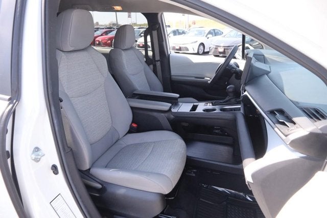 2025 Toyota Sienna LE