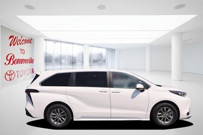 2025 Toyota Sienna LE