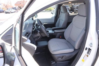 2025 Toyota Sienna LE