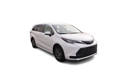 2024 Toyota Sienna LE