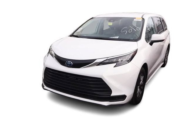 2024 Toyota Sienna LE