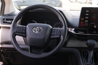 2024 Toyota Sienna LE