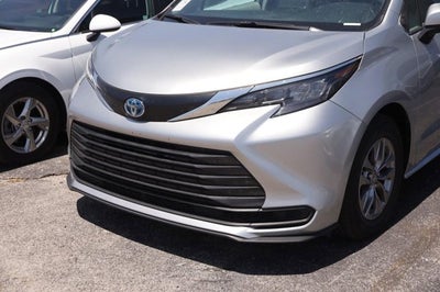 2024 Toyota Sienna LE