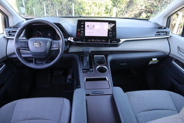 2024 Toyota Sienna LE