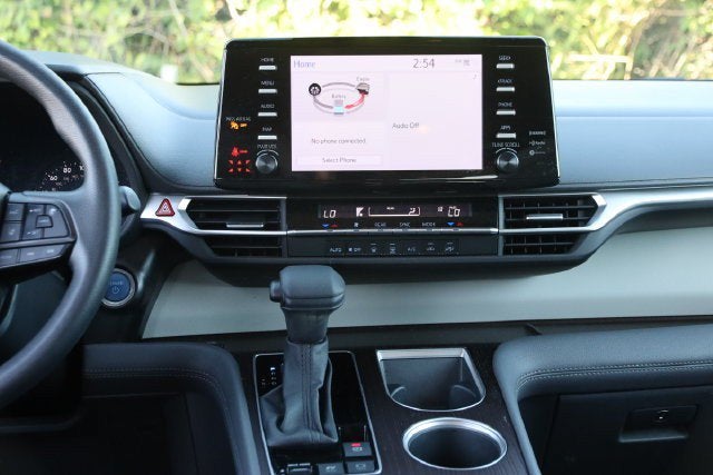 2024 Toyota Sienna LE