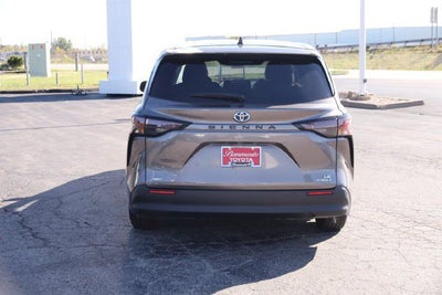 2024 Toyota Sienna LE